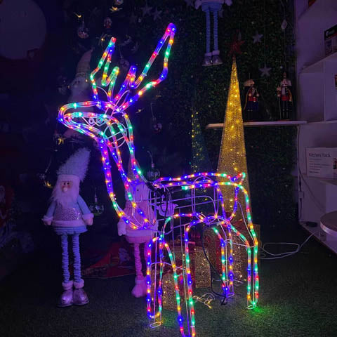 Reno Navideño Con Luces Y Movimiento