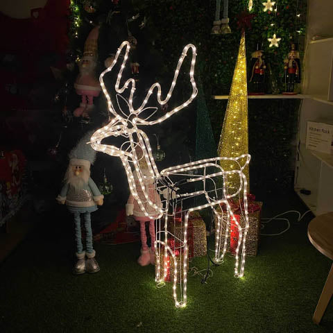 Reno Navideño Con Luces Y Movimiento